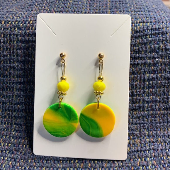 Oregon Ducks 🦆 Themed Handcrafted Earrings - Picture 5 of 8